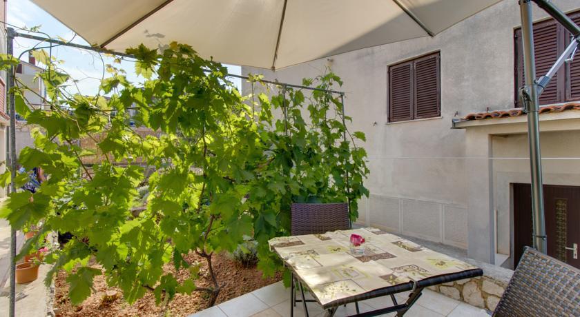 Apartment Nikolina Mali Lošinj Стая снимка