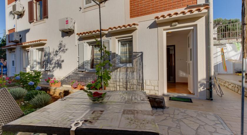 Apartment Nikolina Mali Lošinj Стая снимка