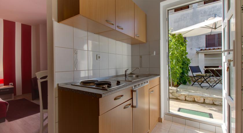 Apartment Nikolina Mali Lošinj Стая снимка