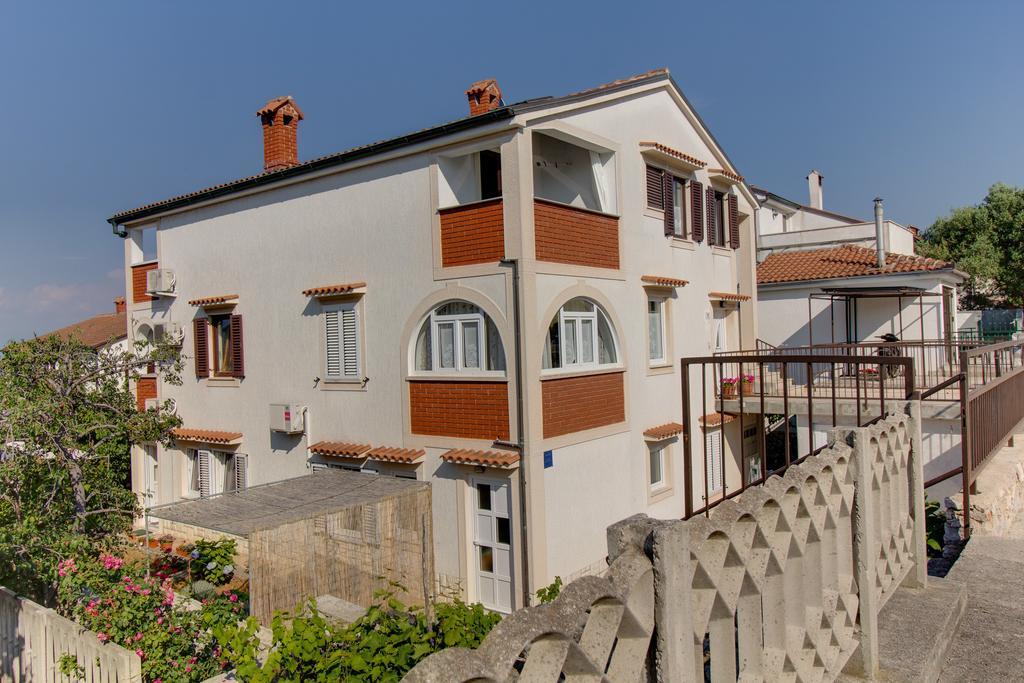 Apartment Nikolina Mali Lošinj Екстериор снимка